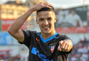 Versus / Lo de siempre: Otro gol de Alex Arce para Liga de Quito