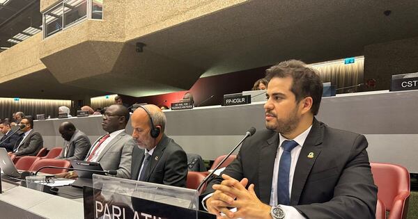 La Nación / Carlos Núñez Salinas disertó sobre desafíos globales, en cumbre legislativa