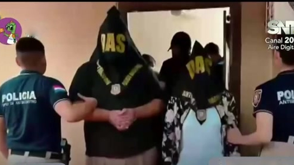 Detuvieron a dos extorsionadores que traficaban contenido sexual - SNT