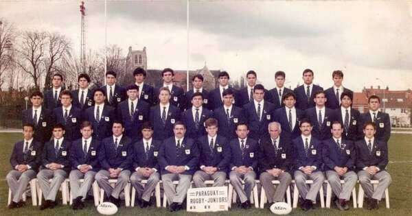 La Nación / Un recuerdo de las hazañas de la juvenil de rugby en los años 92/93