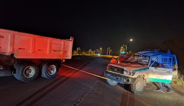 Ambulancia de Nanawa sufre accidente tras esquivar a un oso hormiguero - OviedoPress