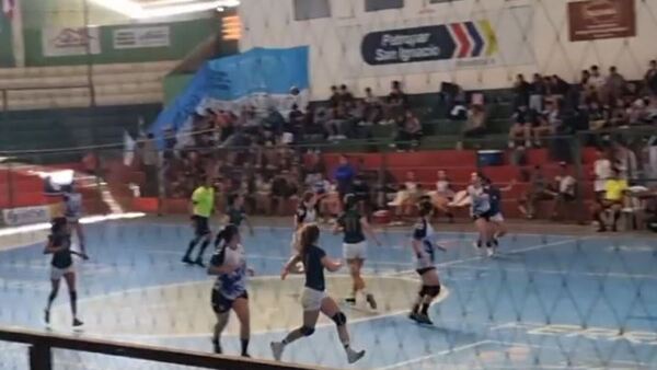 Adolescente fallece tras sufrir fuerte golpe en un partido intercolegial de hándbol