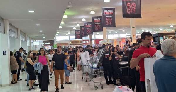 La Nación / Auge del turismo de compras en PJC