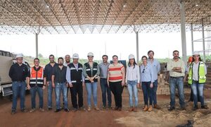 Ministra verifica avances en construcción de puente sobre el Monday