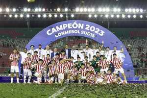 La Albirroja Sub 15 se coronó campeón del Sudamericano - trece
