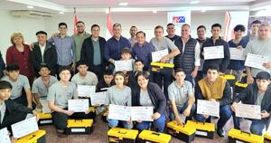 Diario HOY | Itapúa: entregan más de 350 certificados de cursos de rápida salida laboral
