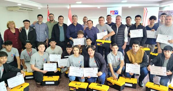 Diario HOY | Itapúa: entregan más de 350 certificados de cursos de rápida salida laboral