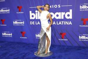 Te mostramos los looks de las celebridades en la alfombra azul de los Premios Billboard de la Música Latina - Gente - ABC Color