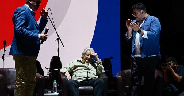 La Nación / Pepe Mujica sorprende en mitin a una semana de comicios presidenciales