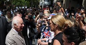 La Nación / Carlos III reaparece en público en gira australiana