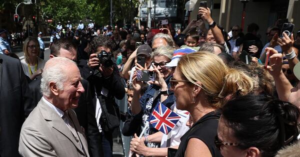 La Nación / Carlos III reaparece en público en gira australiana