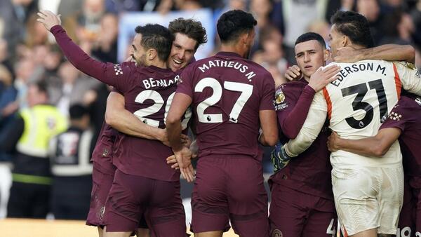 Stones fulmina la resistencia de los Wolves