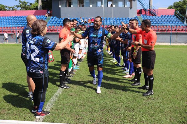 Versus / ¡Adiós, leyenda! Paulo Da Silva se despidió del fútbol tras 29 años de carrera