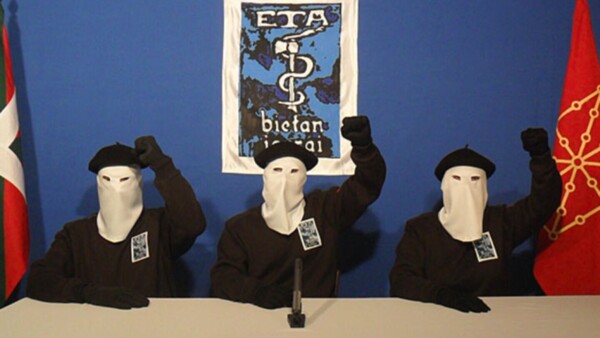 ETA depone las armas