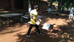 Presos de Ciudad del Este participan de un programa para fabricar pupitres para escuelas - Mundo - ABC Color
