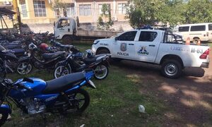 Sacan de circulación a motociclistas que no tenían documentación alguna