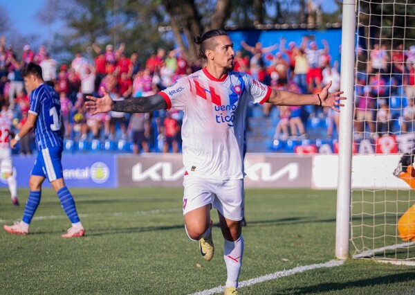 Cerro continúa en la senda del triunfo