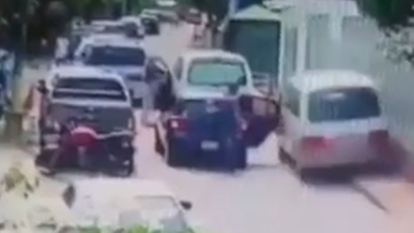 Imprudencia de conductora casi le cuesta la vida a niños - SNT