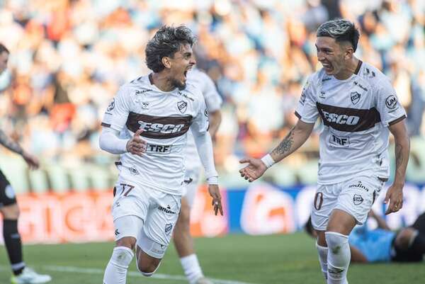 Huracán redujo distancias con Vélez en la Liga argentina - Fútbol Internacional - ABC Color