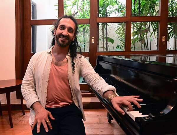 Nima Sarkechik: “El piano es una herramienta que traduce mis movimientos en sonidos” - Música - ABC Color