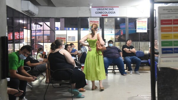 Escasez de médicos genera larga espera en Barrio Obrero