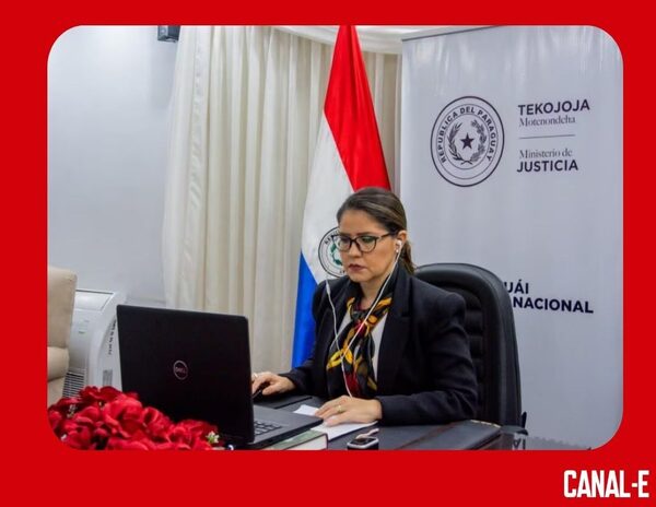 EXMINISTRA DE JUSTICIA DENUNCIA QUE INTENTARON HACKEAR SU CELULAR