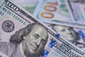 Agentes económicos esperan que el dólar se ubique por debajo de G. 7800 al cierre del año - MarketData