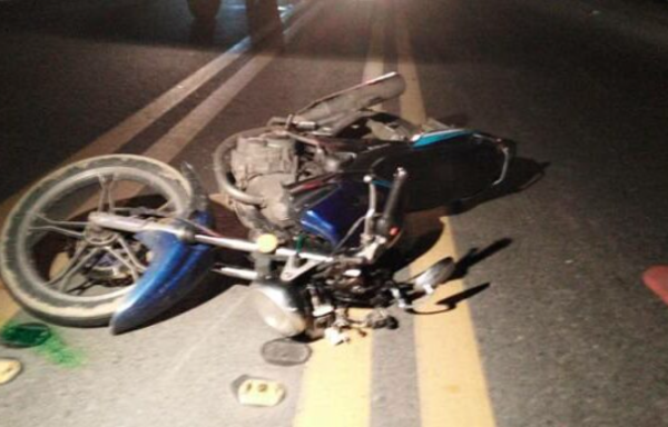 Choque entre motocicleta y automóvil deja un muerto en Asunción