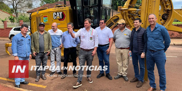 MUNICIPALIDAD DE HOHENAU ADQUIERE NUEVA MOTONIVELADORA - Itapúa Noticias
