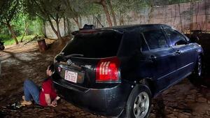 Cae un robacoches que intentaba arrancar un auto en el Hospital de Clínicas