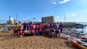 Remada Solidaria del Club de Pesca Pacú Cuá para concientizar sobre el Cáncer de Mama