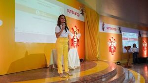 Silvia Gil compartió claves para la automotivación y el crecimiento personal en el evento Sembrando 2024