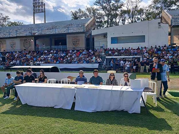 Ayer se puso en marcha el torneo de la Liga Guaireña, con presencia de su titular Raúl Vega | DIARIO PRIMERA PLANA