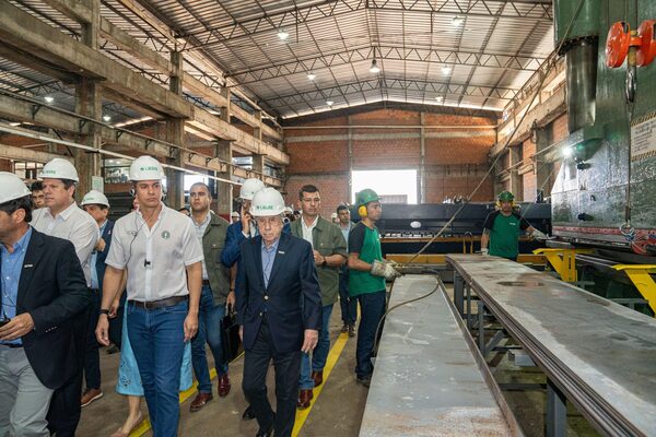 Empresa inaugura nueva planta para elaborar chapas termoacústicas en Mariano Roque Alonso - .::Agencia IP::.