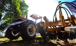 Gobierno acompaña a productores de leche y banana de Caaguazú con inversión de Gs. 500.000.000 - .::Agencia IP::.