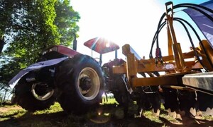 Gobierno acompaña a productores de leche y banana de Caaguazú con inversión de Gs. 500.000.000 – Prensa 5