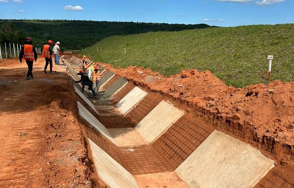 Construcción del sistema de alcantarillado y tratamiento de aguas residuales en Caacupé registra avances - .::Agencia IP::.