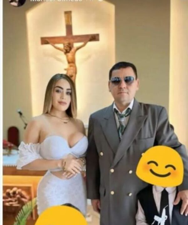 ¡Cañean a cuerona por ir muy escotada a la iglesia!