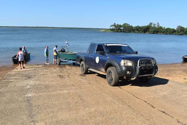 Crisis hídrica del río Paraná y veda 2024-2025 preocupa al sector pesquero de Ayolas - Nacionales - ABC Color