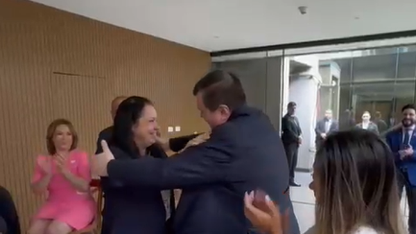 Ante críticas por asistir a reunión con cartistas, Dionisio defiende a Yolanda Paredes