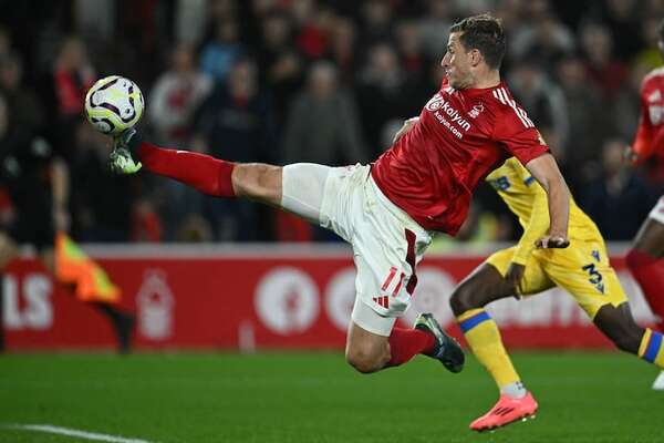 El Nottingham, de Ramón Sosa, a las plazas europeas - Fútbol Internacional - ABC Color