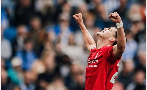 ¡Victoria del pelotero Ramón Sosa en la Premier League!
