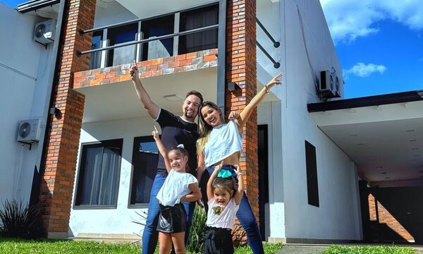En menos de un año en Paraguay, Mariela Bogado y su marido boliviano ya estrenan casa propia