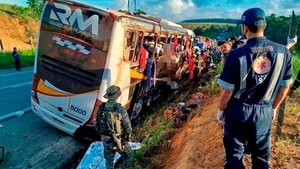 Versus / Nueve muertos en accidente que transportaba a equipo de remo en Brasil