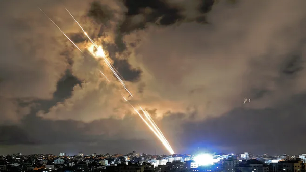Israel bombardea 300 objetivos en Líbano y EEUU urge a poner fin a la guerra