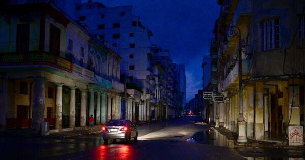 La Nación / La oscuridad en Cuba ya se extiende por 65 años