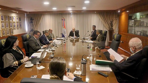 Corte Suprema continúa sin resolver medida cautelar que apeligra la salud