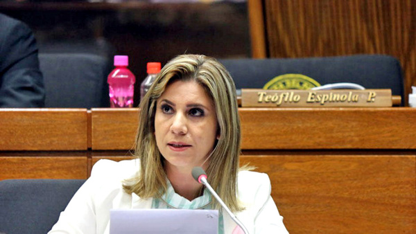 Hace más de tres meses, Cámara de Diputados traba el pedido de desafuero de Roya Torres - La Clave