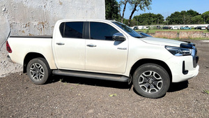 Recuperan en Foz de Yguazú una camioneta robada en Asunción - La Clave
