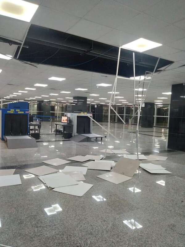 Reportan nueva caída de parte del cielorraso del aeropuerto - Nacionales - ABC Color